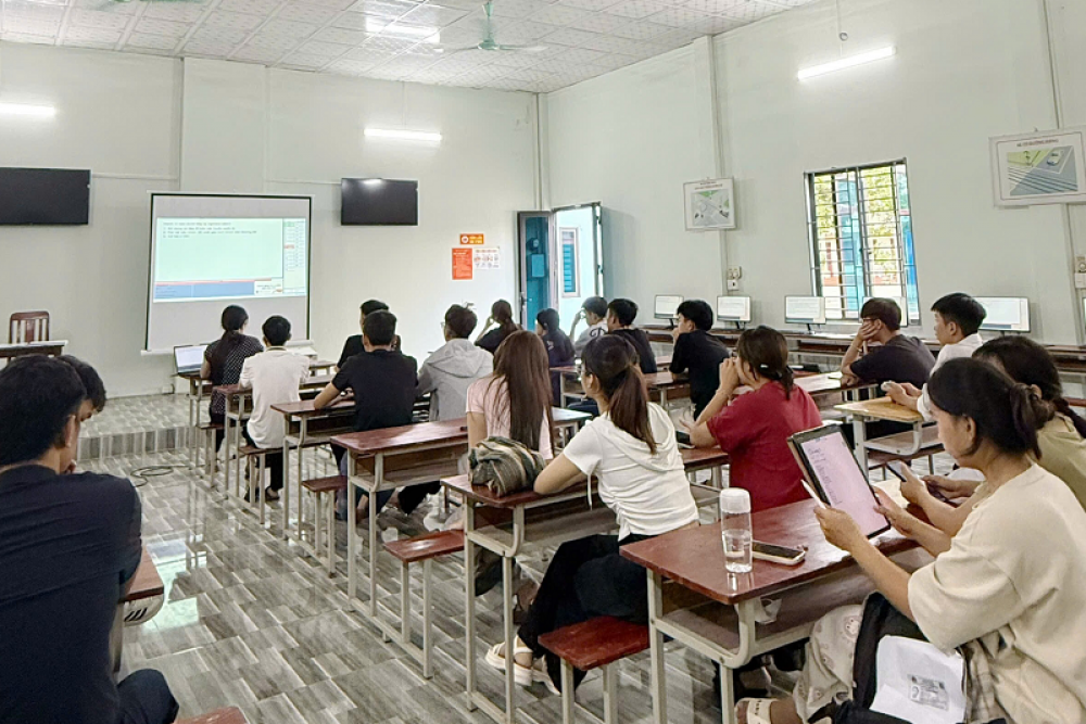 Khai giảng khóa học lái xe máy đầu tiên tại Trung tâm Giáo dục Nghề nghiệp Quốc tế ICO