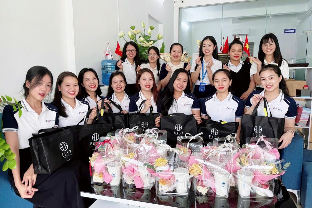 Rực rỡ không khí 20/10 tại ICOGroup, gửi lời yêu thương tới mỗi "bông hoa"